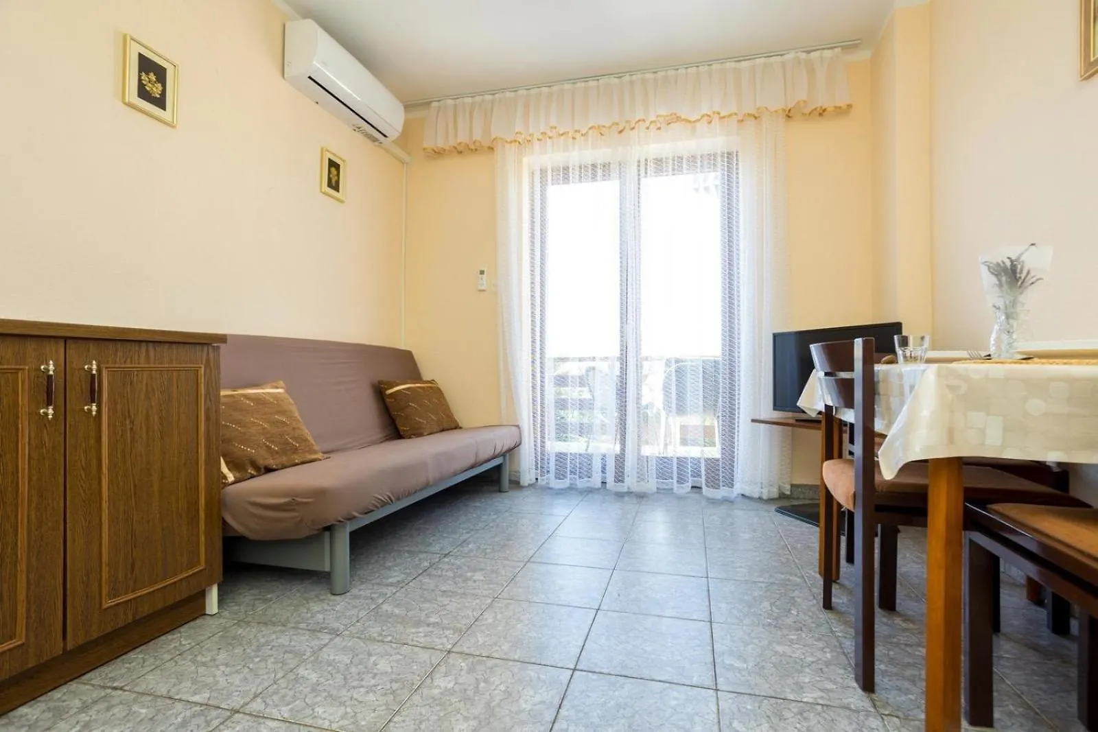 Apartment Ferienwohnung Fuer 3 Personen Ca 35 Qm In Njivice, Kvarner Bucht Krk